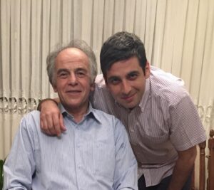 Hamid Goudarzi Instagram - روز پدر بر همه پدر های ایران زمین مبارک😘🙏🌹🙏👍🌹🌟💐💐💐💐💐💐💐💐💐🎁🙏🏻😘🌹🏅🏅🏅🏅🏅