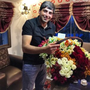 Hamid Goudarzi Instagram - in hame gol taghdim shoma azizan tavalode hamatoon mobarak