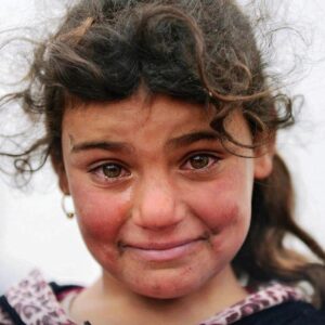 Hamid Jebeli Instagram - .
گناه بچه ها چیه میون این قرن جنون؟! .

پ.ن: تصویر کودکی پس از رهایی از چنگال داعش