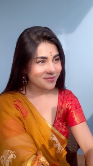 Hamida Khatoon Instagram - Na Sami ❤️❤️

Earrings:- @ambicapearlsandjewellers 

#hamida #hamidakhatoon #trending #trendingreels #instagram #reelitfeelit #soseki #pushpa