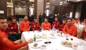 Hamit Altıntop Instagram - A Milli Takım 🤝 U15 Milli Takım
#BizimÇocuklar 🇹🇷