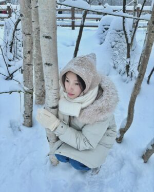 Han Dong-hee Instagram - 오겡끼데쓰까-!⛄️