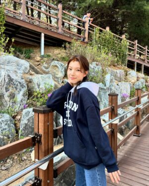 Han Dong-hee Instagram - 봄이 왔나 봄🌸🌼🌸