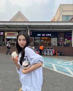 Actress Han Dong-hee HD Instagram Photos and Wallpapers December 2023