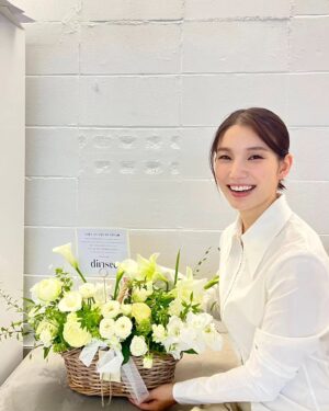 Han Dong-hee Instagram - @dinsee.official 🌼💛