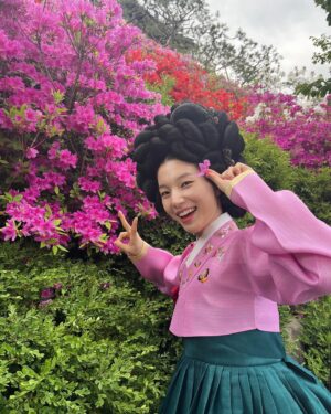 Han Dong-hee Instagram - #세작매혹된자들 🌸💖🌸
