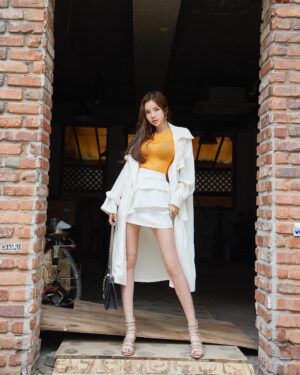 Han Gyu-ri Instagram - 이제 진짜여름 날씨네요 😊
더위 조심해요 다들