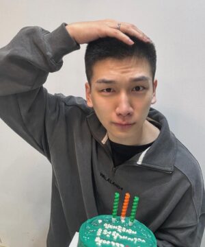 Han Sang-hyuk Instagram - 🫡
