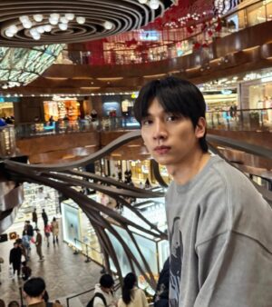 Han Sang-hyuk Instagram - 나잇인더홍콩🌃