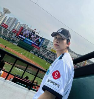 Han Sang-hyuk Instagram - @unicef_kr @busanlottegiants 
첫 시구 초대해주셔서 감사합니다! (ft. 승리요정⚾️)