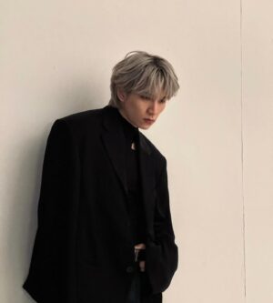Han Sang-hyuk Instagram - @atstar1magazine 
Last Gray🩶