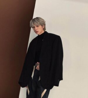 Han Sang-hyuk Instagram - @atstar1magazine 
Last Gray🩶
