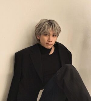 Han Sang-hyuk Instagram - @atstar1magazine 
Last Gray🩶