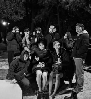 Han Sang-hyuk Instagram - =
사랑해야 할 햇빛이라는 뜻으로,
겨울의 낮을 비유적으로 이르는 말.

(‘애일’이 세상 밖으로 나오기까지 함께해 준 우리 능력자분들 다시 한번 진심으로 감사합니다!🙏)