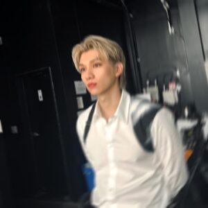 Han Sang-hyuk Instagram - 늦었지만 수트댄스~🤵‍♂️