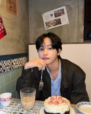 Han Se-jin Instagram - 뭘 올려야할지 모르겠ㅓ
암튼 생일 마무리 🎂