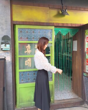 Han Soo-yeon Instagram - 아직 #1980 못보신 분들 ~ 얼른 예매해서 봐주세요 😍🫶🌸 #영화1980 #절찬상영중❗️