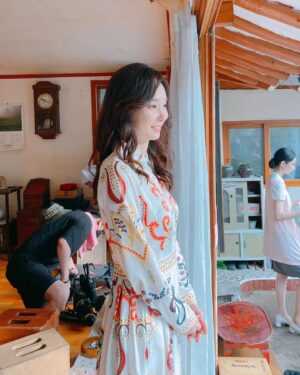 Han Soo-yeon Instagram - 아직 #1980 못보신 분들 ~ 얼른 예매해서 봐주세요 😍🫶🌸 #영화1980 #절찬상영중❗️