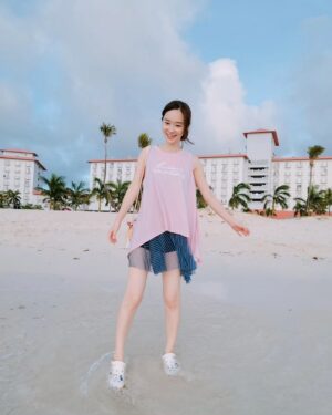 Han Soo-yeon Instagram - 2024 우리가족 #여름휴가 🤙Hafa Adai🩵 #Saipan & #Tinian 🏝 @crowneplazaresortsaipan #조카niece
