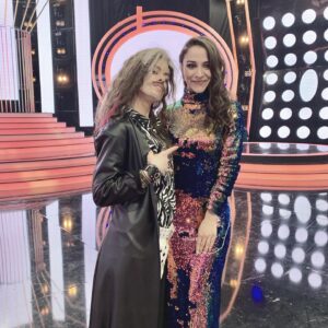 Hana Holišová Instagram - Díky @tvojetvarmaznamyhlas za tu krásnou partu a za krásnou možnost podpořit @nfdokrtek, stejně jako před 5ti lety... 🤍

Díky @iamstevent 
Díky @aerosmith 🤟🏻
.
.
.
#tvojetvarmaznamyhlas 
#tvnovaofficial 
#nfdokrtek 
#partaci 
#dekujizemuzu 
#jityadavidedikyzafoto