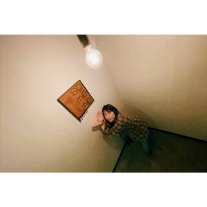 Hana Sekitori Instagram - 弾き語りツアー初日京都、ありがとうございました🌸お客さんの顔を見るとホッとして、一人の時より力まず歌えた。somenoでの時間はいつも本当にあっという間だなあ。以下セットリスト。

関取独走@京都
1.塀と宇宙　
2.レイミー
3.街は薄紅色
4.ナナ
5.キューティーハニー(カバー)
6.石段のワルツ　
7.流れ星
8.むすめ
9.モグモグしたい
10.わたしの葬式
11.カメラを止めろ！
12.黄金の海で逢えたなら
13.もしも僕に
14.すきのうた
enc.
1.悪くない(新曲)

桜も綺麗だった！写真撮るのも忘れてただただ見てた。明日は久しぶりの岡山🍑お待ちしております！