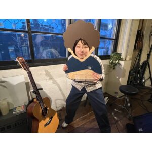 Hana Sekitori Instagram - #関取独走 札幌公演ありがとうございました！完売御礼㊗️
弾き語りツアーで来るのは5年ぶり。お久しぶりの方も初めましての方も同じ温度で楽しんでくれているのが表情からわかって、春のようなあったかい気持ちで歌えました。教えてもらったお土産買いますね🛍これからはもっといっぱい来たいぞー！

関取独走 札幌場所セットリスト

1.君の住む街
2.オールライト
3.ナナ
4.10月のあなた
5.時代/中島みゆき(カバー)
6.親知らず
7.むすめ
8.べつに
9.私の葬式
10.黄金の海で逢えたなら
11.青葉の頃
12.もしも僕に
13.すきのうた

enc.
1.太陽の君に
2.悪くない(新曲)