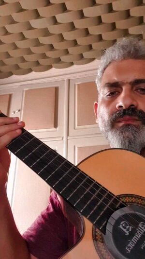 Hani Adel Instagram - فكره جديده قولولي اكمل ولا ايه ... بس لسه الكلام