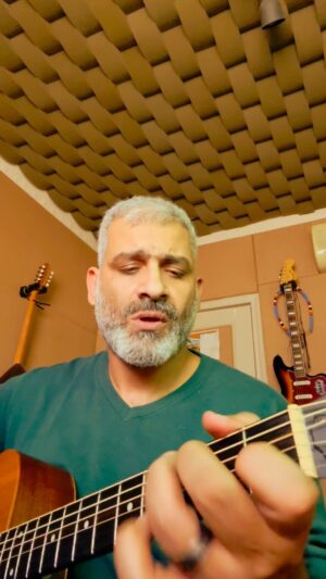 Hani Adel Instagram - يا حبيبي عودلي تاني زمان غنتها شاديه وبعدها محمد منير حبيت ادندنها #musica #songs #شاديه #محمد_منير