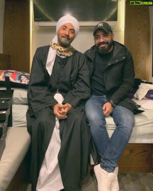 Hani Sarhan Instagram - صورة نادره مع المعلم احمد الجبالى .. النهارده عيد ميلاد حمزه الحناوى واحمد الجبالى .. كل سنه وانت طيب يا صديقى وعقبال مانتصور صور لمسلسلات وافلام كتير مع بعض باذن الله