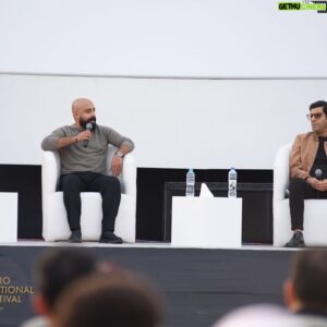 Hani Sarhan Instagram - حلقة نقاشية بمهرجان القاهرة السينمائي الدولي ضمن أيام القاهرة السينمائية بعنوان مقدمة لنوع جديد أحدث ثورة في الدراما الرمضانية عن مسلسل الاختيار ٢

شكرا جدا لمعالي وزيرة الثقافة الدكتورة إيناس عبد الدايم ورئيس المهرجان محمد حفظي على التكريم#ciff43