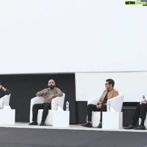 Hani Sarhan Instagram - حلقة نقاشية بمهرجان القاهرة السينمائي الدولي ضمن أيام القاهرة السينمائية بعنوان مقدمة لنوع جديد أحدث ثورة في الدراما الرمضانية عن مسلسل الاختيار ٢

شكرا جدا لمعالي وزيرة الثقافة الدكتورة إيناس عبد الدايم ورئيس المهرجان محمد حفظي على التكريم#ciff43