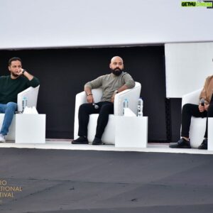 Hani Sarhan Instagram - حلقة نقاشية بمهرجان القاهرة السينمائي الدولي ضمن أيام القاهرة السينمائية بعنوان مقدمة لنوع جديد أحدث ثورة في الدراما الرمضانية عن مسلسل الاختيار ٢

شكرا جدا لمعالي وزيرة الثقافة الدكتورة إيناس عبد الدايم ورئيس المهرجان محمد حفظي على التكريم#ciff43