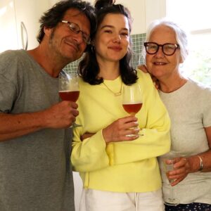 Hanna Mangan Lawrence Instagram - Thinking about this day today - December 2019! The last time we were in Australia and the last time I saw my family. We miss them everyday and sometimes it hurts so much to not be able to give them all a big cuddle and smooch. But I do know that we will be reunited soon and when that happens it will be glorious. Pretty grateful for everything I DO have right now though - my little family, our health and all the love we have. This day was great, it was NYE and Omar and I snuck away for some good food and wine (thanks Tipo). We then came back and brought in the new year with family. We spoke about what we thought 2020 would bring and no we didn’t guess a global pandemic. Anyway, sending all my people down below love and hoping they can open the borders soon! ✈️