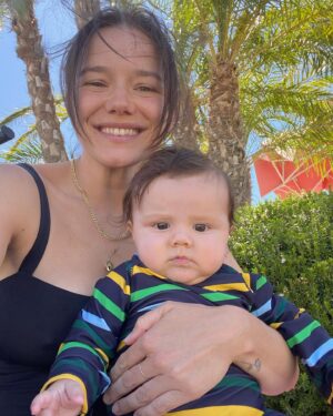 Hanna Mangan Lawrence Instagram - Hi summer
