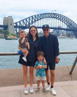 Hanna Mangan Lawrence Instagram - Just a bunch of tourists. 🦘