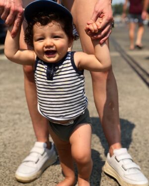 Hanna Mangan Lawrence Instagram - Happiest kid around town 💫