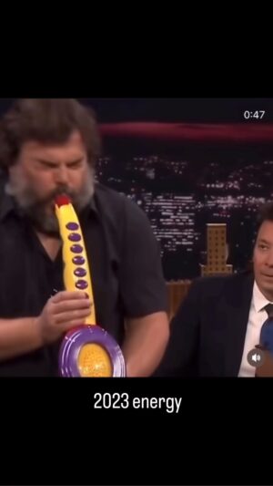 Hanna Oldenburg Instagram - 2023 energy 🔥
.
.
.
.
.
.
#2023 #jackblack #jimmyfallon #actor #comedian