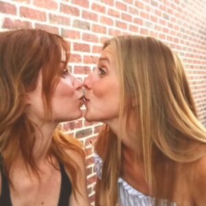 Hannah Anderson Instagram - Celebrating when your friend leaves and comes back a lawyer. @char.binx 🙌🏻🍾@rochelleferry @jessicfa #myfriendsaresosmart #ladybusiness #gettindownonawednesday #pretendingwereonsexandthecity #girlcrush