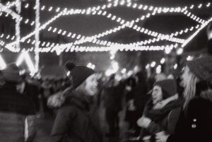 Hannah Anderson Instagram - 🎄!!! Thanks @elyse_levesque for the lovely Christmassy snaps. This time of year is magic to me.  #film #mostwonderfultimeoftheyear #cuethechristmasmusic