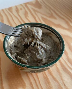 Hannah Hoekstra Instagram - mama’s garden purple kale chips and dip story from weeks ago