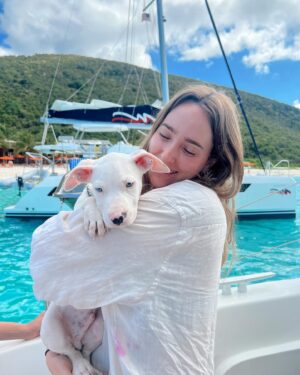 Hannah Leigh Instagram - 🌸🌺 Island Hannah unlocked thanks to @bartandbarchtravel and @navigareyachting ⚓️🛥️