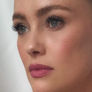 Hannah New Instagram - Let’s talk lashes….my premiere look was created by the best in in the business and now the VERY BEST has established her own training school to equip aspiring lash technicians with the skills and expertise needed to excel in the lash industry.

For me personally entrusting my lashes to a technician is all about confidence and assurance in their training and expertise, and Sinead certainly has this and now is passing it on to other up and coming technicians. Seeing a Spark certificate displayed on the wall would instill the utmost faith in me, knowing that they have earned their certification through elite standards of training. Spark products are of the highest quality, cruelty free and vegan…so safety and ethical standards are of the utmost importance!!!

Honestly couldn’t recommend more if you are thinking of learning the eyelash extensions trade…there are just a few spaces left in her next training…so come and train in beautiful Ireland 🇮🇪 with the gorgeous @shinnyxx and @spark_eyelash_academy 

💋Glowing gorgeous makeup by @kirinstagram ❤️
#lusiouslashes #crueltyfreelashes #veganlashes #lashtechnician #beautytrainingacademy