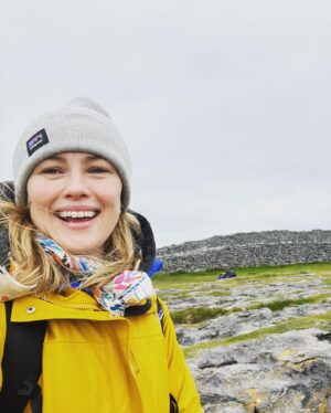 Hannah New Instagram - Wild and windy but gorgeous day on Inishmore thanks to @doolinferryco ❤️🇮🇪