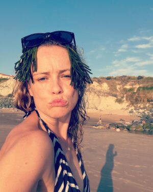 Hannah New Instagram - When you see people taking selfies on the beach and you think now’s the time to up your Instagram game @ruthmcnabartist #nailedit #bluesteel #makedowithwhatyougot #seaweedselfie #seaweedstyling