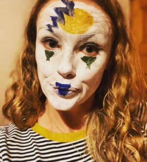 Hannah New Instagram - Happy Bauhaus Halloween Everyone! 🎃🔷🔺🤡#happyhalloween #mime #bowiebauhaus #makingitupasigoalong #dramaschoolwasntawasteofmoney