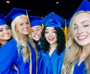 Hannah Riley Instagram - yeah my mom bought the wrong gown

-
special thanks to miss grace for letting us graduate with her at the world’s tiniest ceremony 🎓