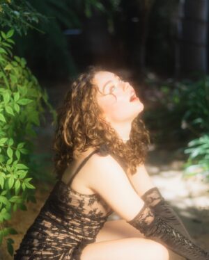 Hannah Riley Instagram - i’ll think of a cool caption later

-
📸 @malbphotography 
🔦 @polaroidgabe