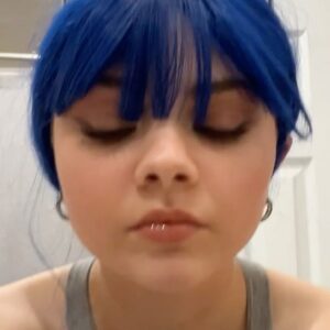 Hannah Riley Instagram - might snatch my sisters wig what y’all think 

-
(alternative caption: wasn’t bullied enough in high school)