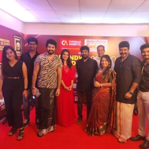 Haripriya Isai Instagram - One Awesomeeeeeee night.... 
All this happiness for the celebration of @thiruselvamvelusamy .. congratulations sir.. you owe more and more awards.. it is just a diamond in your crown..

Thank you for this memorable reuni by @behindwoodsofficial