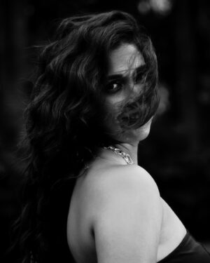 Harleen Sethi Instagram - There is always a Rhaenyra who has a Bridgerton side to her. The queen of dragons is all set for her ball, are we ready? 

#HouseofthedragonXBridgerton